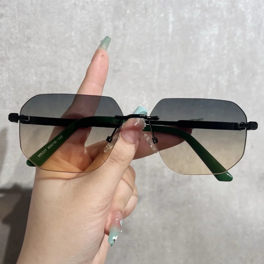 1 قطعة نظارات الموضة للجنسين الجديدة عالية الجودة قطع الحافة مربع العصرية الرجعية تنوعا هدية عيد الجمعة السوداء اليومية حفلة Gatheri