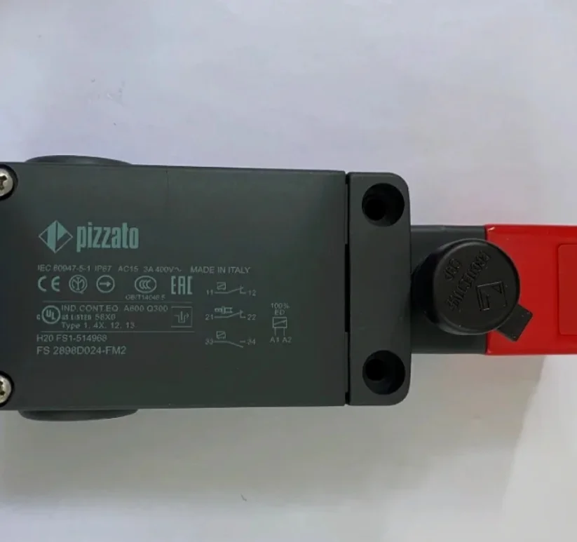 

Новый оригинальный переключатель дверного замка Pizzato FS 2898D024-FM2