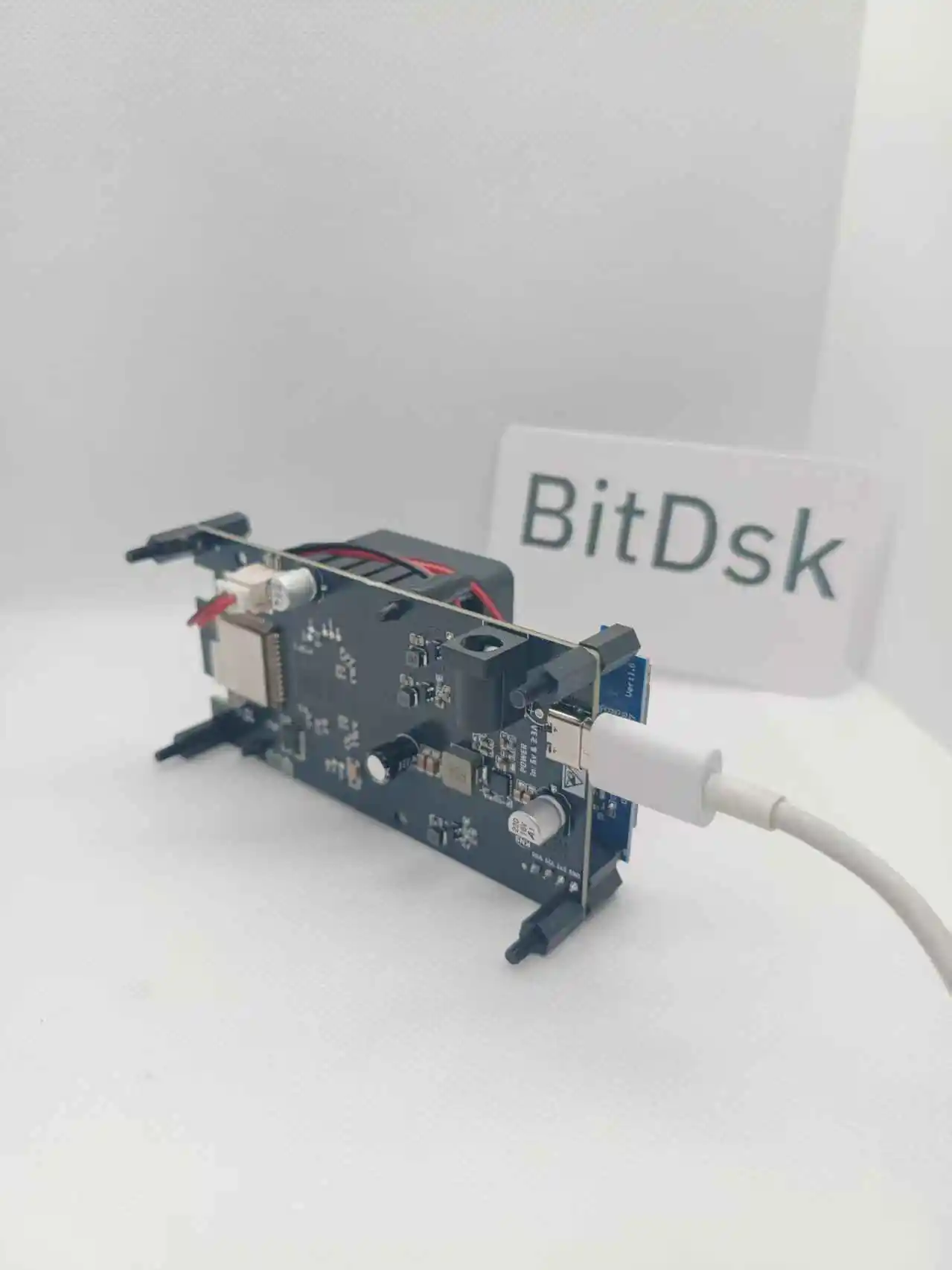 Bitdsk N5.Rex および N5.Rexi - シンプルなデスクトップ Bitcoin Asic Miner