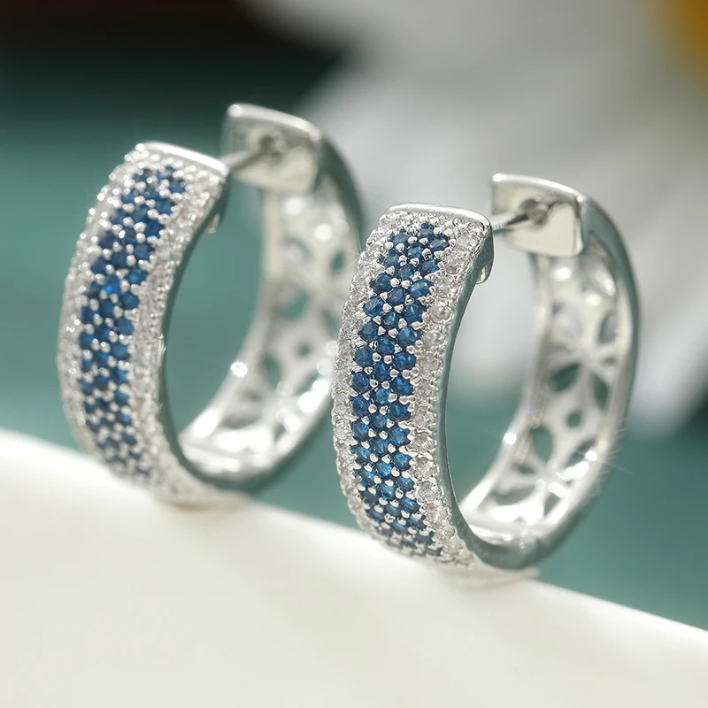 Schicke blaue CZ-Stein-Creolen für Damen, modische, temperamentvolle Kreis-Metall-Ohrringe für den Alltag, vielseitiger Schmuck für verschiedene Anlässe.