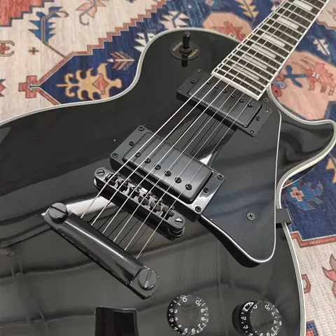 Black Hardware mahogany Wood Body  Electric Guitar