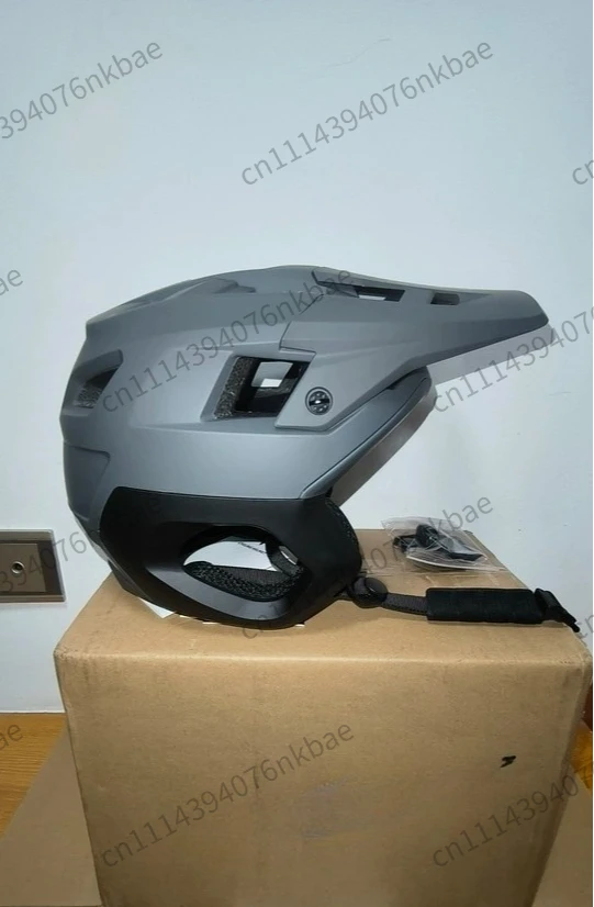 Integrated Molding Cycling Helmet with Ear Pads for Winter Mountain BikeRacing Off Road Skateboard Sports