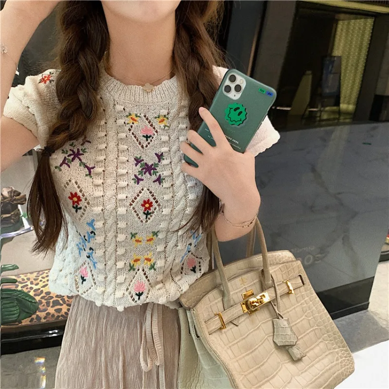 Women's New Fashion O-neck Short Sleeve Flower Embroidered Sweater 2023 Retro Loose Flower Hollow Women's Knitted Pullover Top