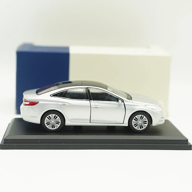โมเดลรถเหล็กหล่อ HYUNDAI GRANDEUR สเกล 1/38 ของเล่นสะสม ของเล่นเด็ก พร้อมกล่องเดิม