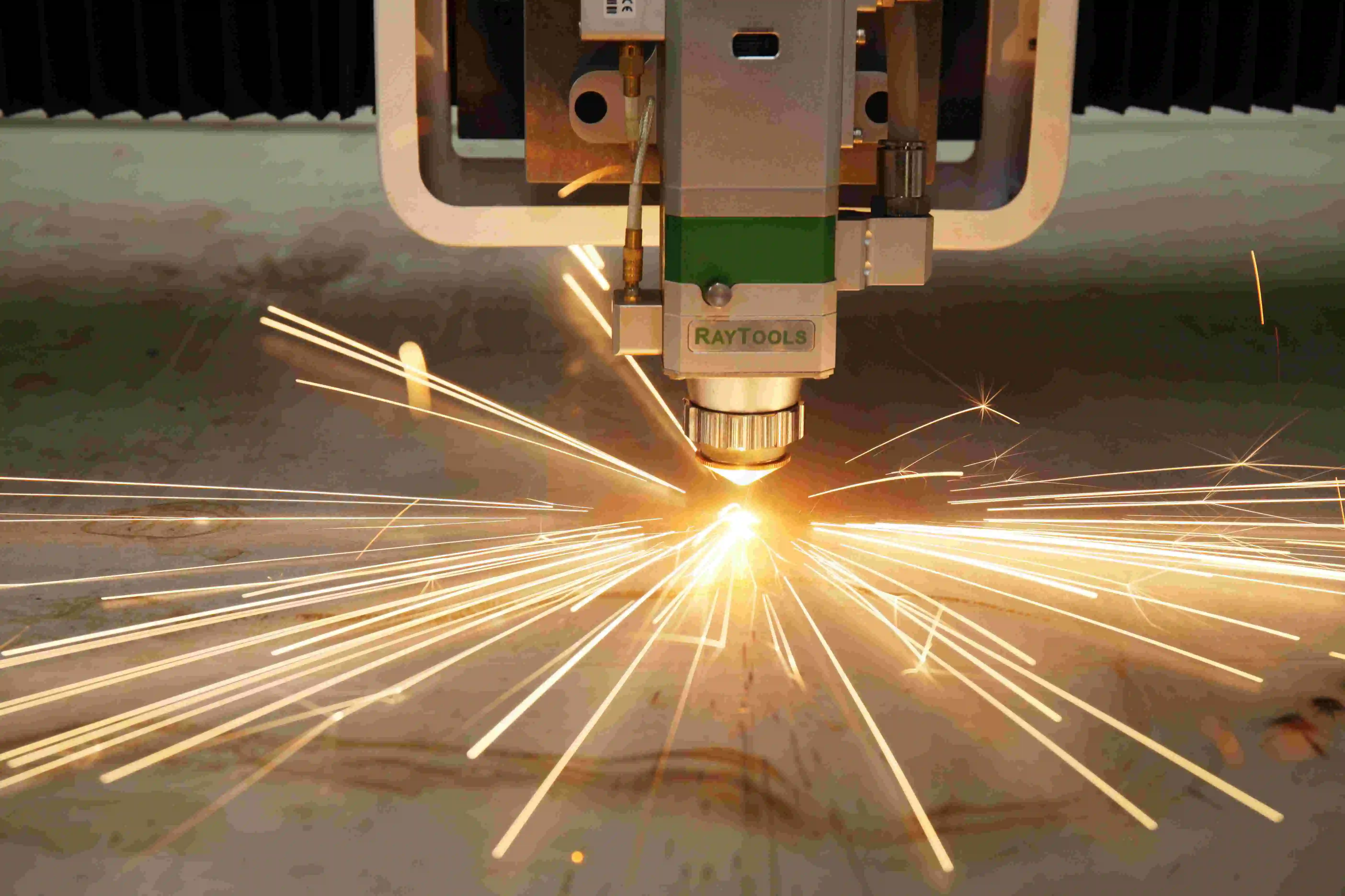 2023 7% Discount 1Kw 1500W Cnc Lazer Cutter Fibre Metal Cutting Machine 2Kw Fiber Laser