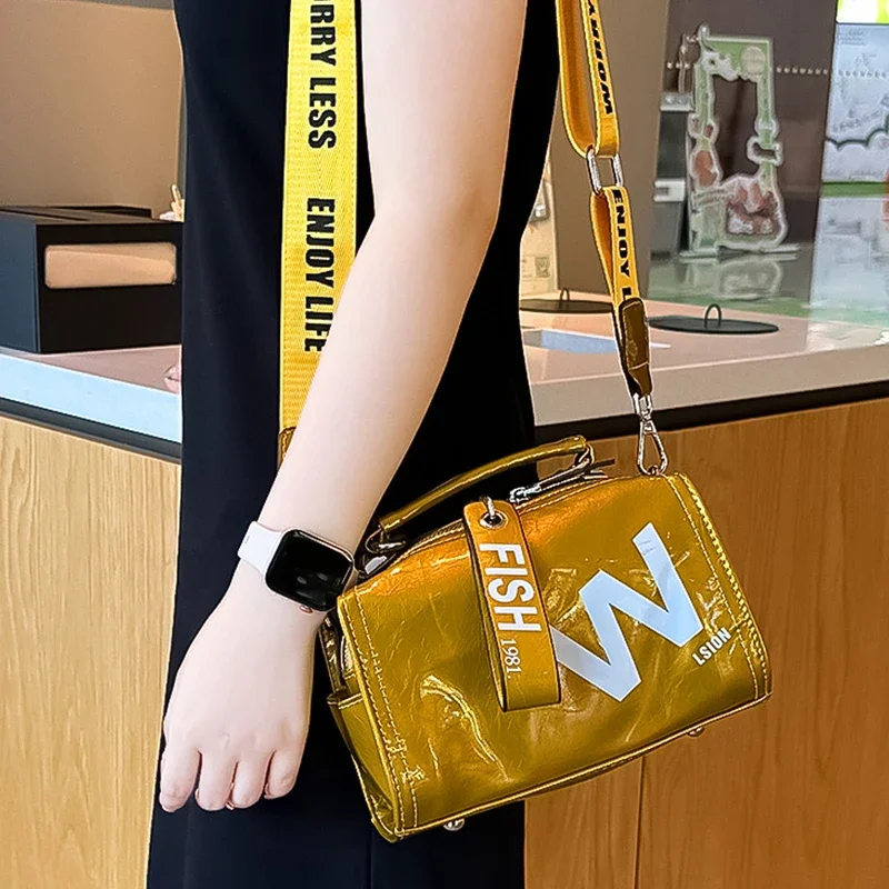 

Женская сумка через плечо с широким ремешком, поясная сумка, портативный вариант, модная универсальная женская сумка нового стиля