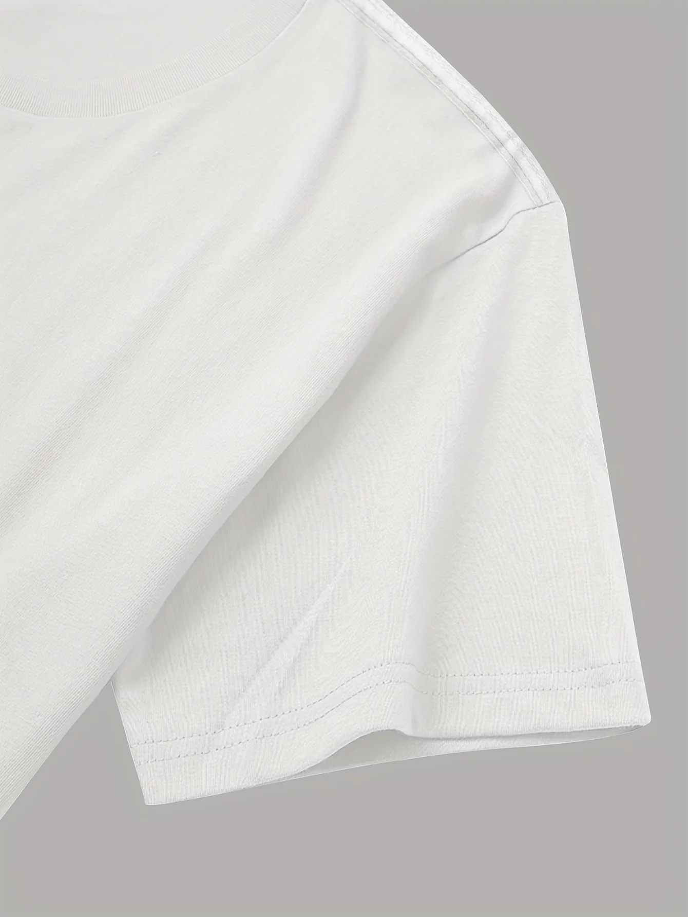 เสื้อยืดกราฟิกดนตรีสีชมพูอ่อนของผู้หญิง โน้ตดนตรี ชุดลำลองทุกวัน แฟชั่นฤดูร้อน เสื้อท็อป วัสดุที่สวมใส่สบาย แขนสั้น