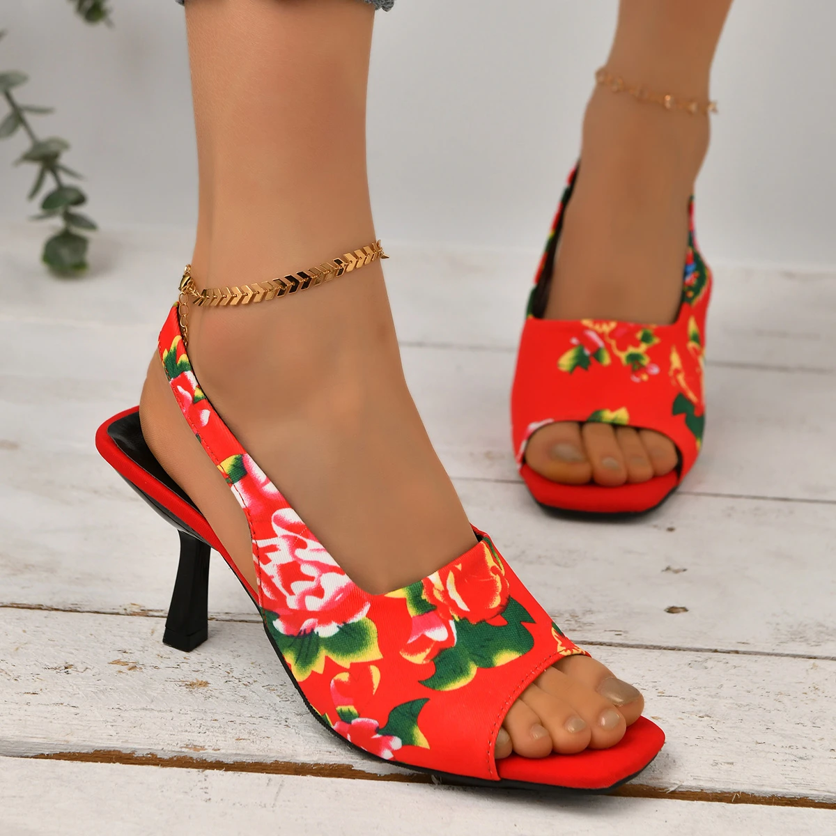 NEW Red and Green Flower Print Shoes Liyke Fashion Women Pumps Sexy Toe High Heels Shoes Ladies women square-toe sandals