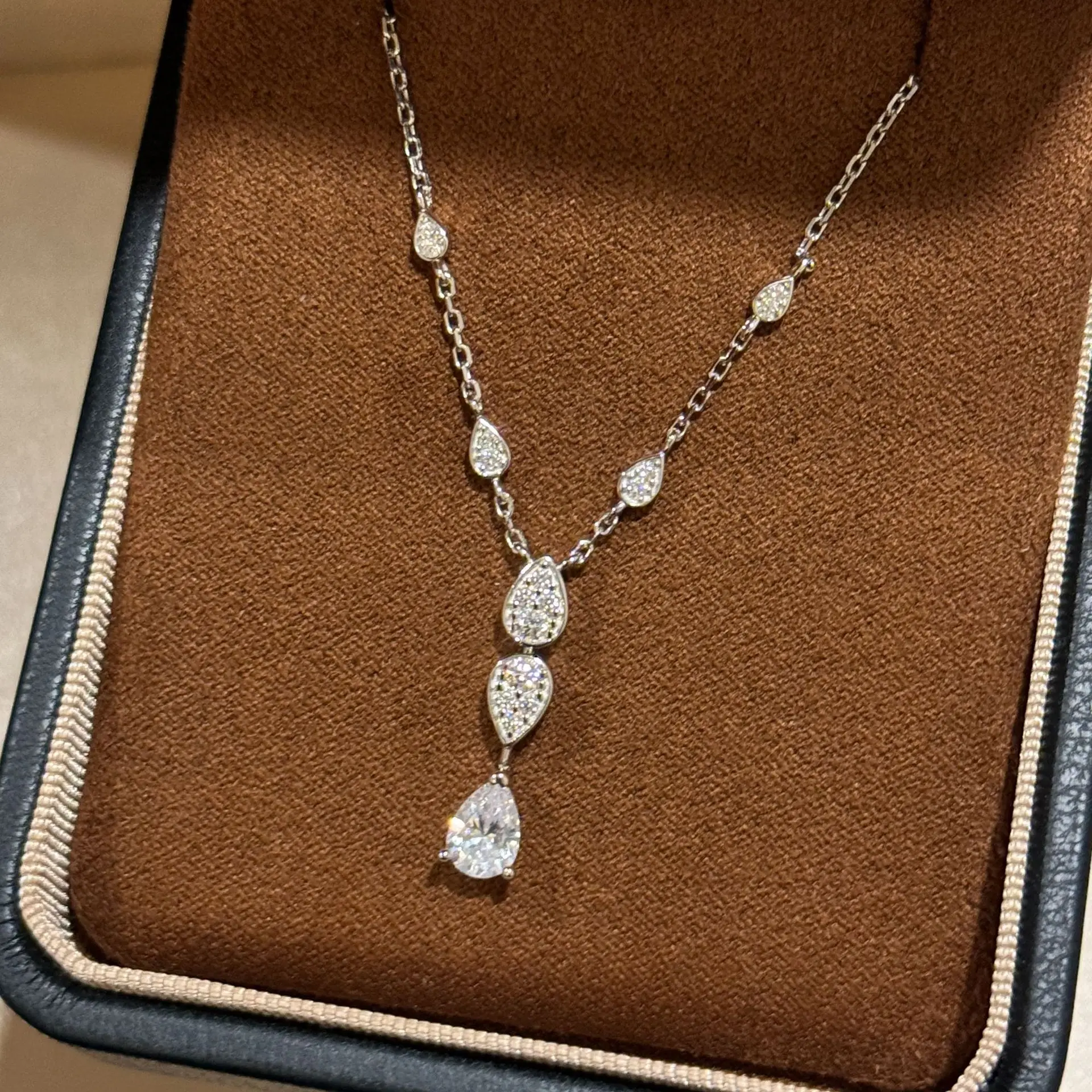 

Bling 925 Silver Tassel Lab-grown Diamond Necklace Platinum Color Teardrop High Carbon Diamond Y Shape Choker Neck Chain Jewelry