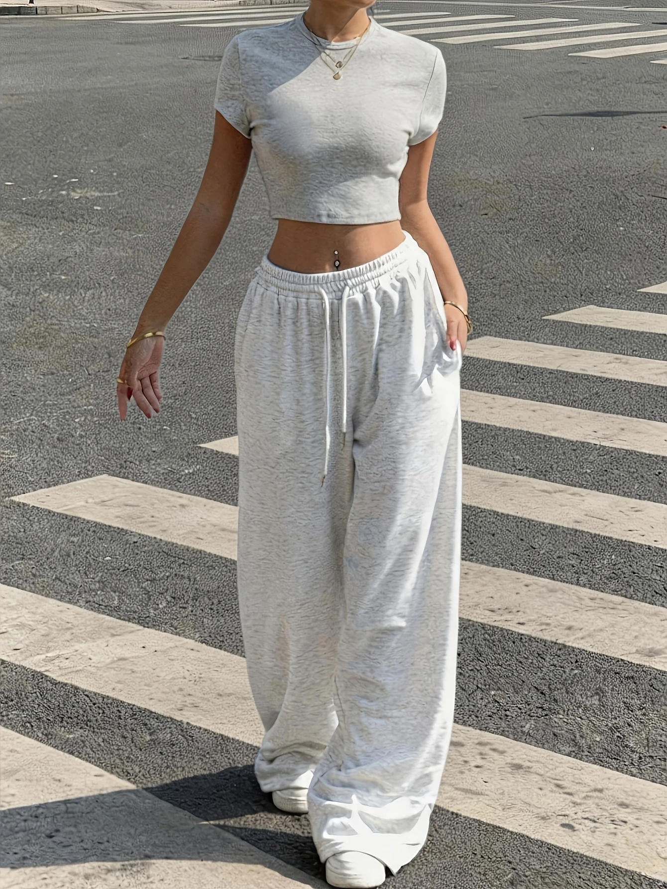 Women's Solid Color Round Neck Short Sleeve Top and Pants Set, Minimalist Casual Style, Light Gray Cropped T-Shirt