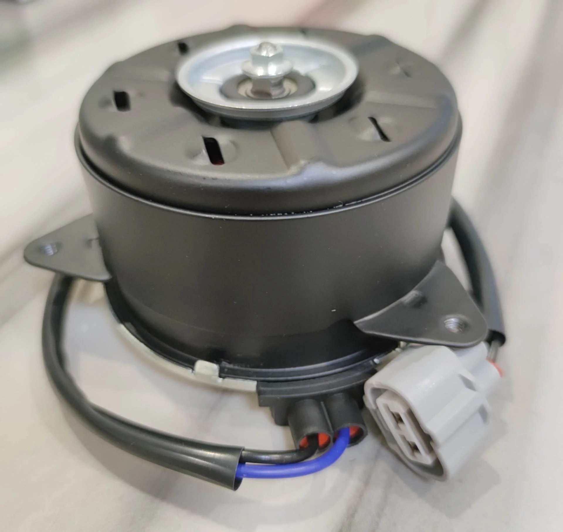 

16363-31430 1636331430 16363-31370 1636331370 Fan motor for Toyota Lexus