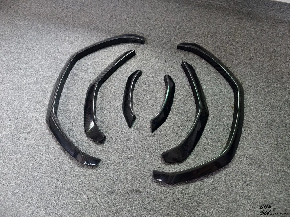Upgraded Topcar Style High-quality Carbon Fiber Wheel Arch Body Kit for Lamborghini URUS S, Customized Car Kit, Car Supplies