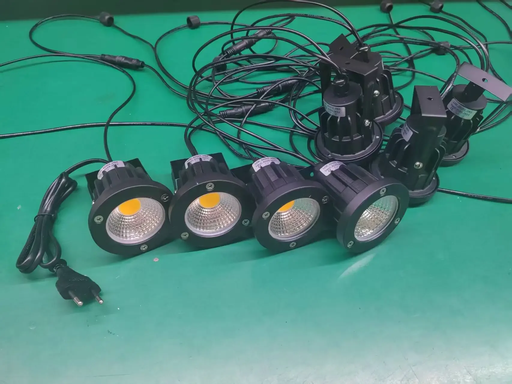 

Светодиодные садовые фонари 2 м, проводка не требуется, газонная лампа, водонепроницаемое наружное ландшафтное освещение, украшение 30W50W70W120W