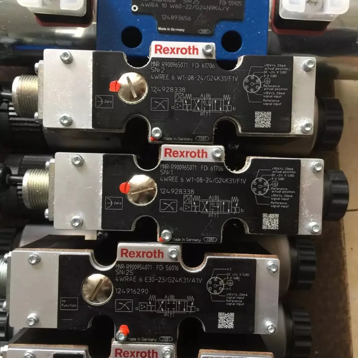 Rexroth Proportional Directional Valve R900957764 4WRZE16W6-100-7X/6EG24N9K31/A1V