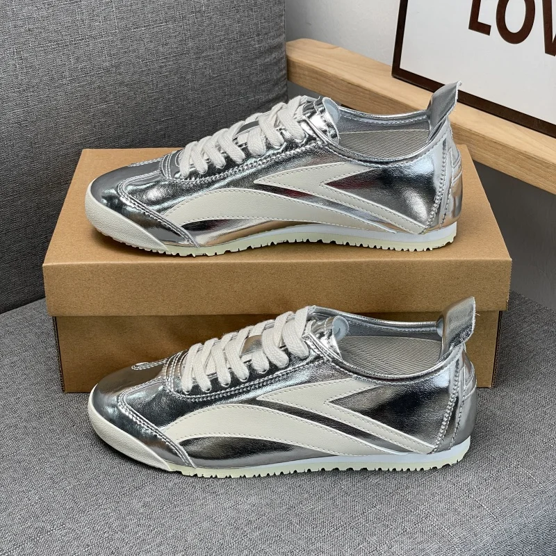 

Breathable Soft-Soled Unisex Skate Sneakers 2026 New: Streetwear Brand Couples Retro Versatile Student Trendy Casual Shoes