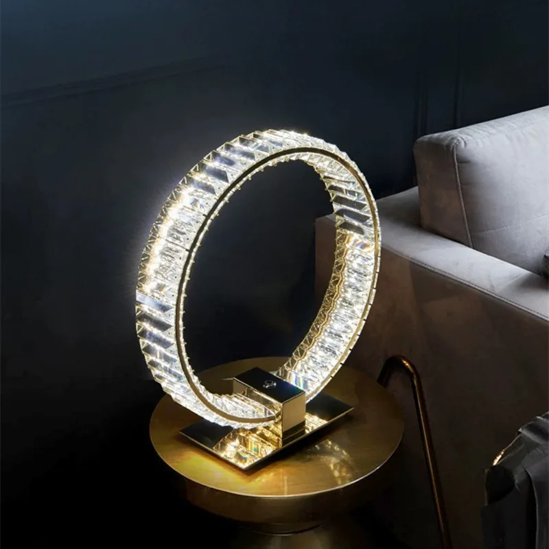 Designer with a sense of luxury, Internet celebrity, high-end hotel living room, study, Italian light luxury crystal table lamp