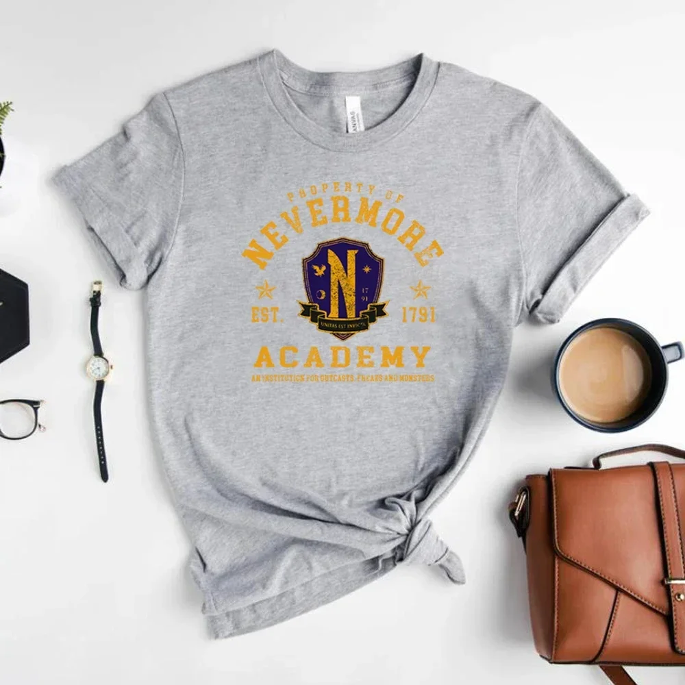 تي شيرت نسائي من Nevermore Academy قميص الأربعاء Addams قميص Nevermore Est 1791 Addams Family Inspired Tees