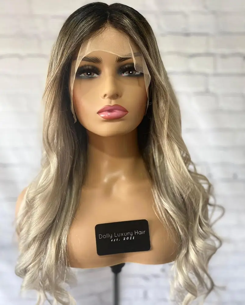 شعر مستعار صناعي ممتاز برباط علوي كراميل بني يسلط الضوء على شعر مستعار فاخر طويل الطول مموج طبيعي فراق متوسط ألياف سمراء #3