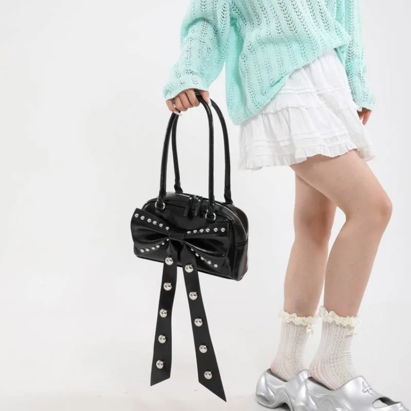 

All Weather Companion Crossbody Bag For Women Water Resistant Underarm Shoulder Bag For Reliable Performance In The Rain