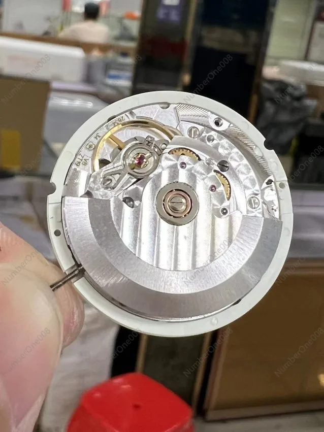 

Brand New Original Imported Swiss ETA2834/2824/2836 Precision Grinding Movement Geneva Pattern V