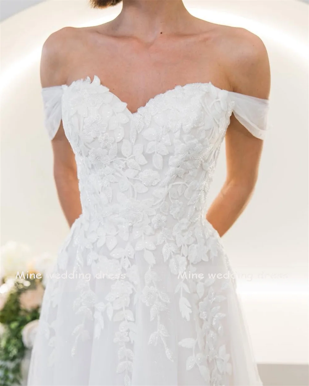 カスタマイズされたレース恋人ノースリーブ A ラインタルスカートのウェディングドレス背中の開いたジッパーの花嫁衣装ローブデマリー