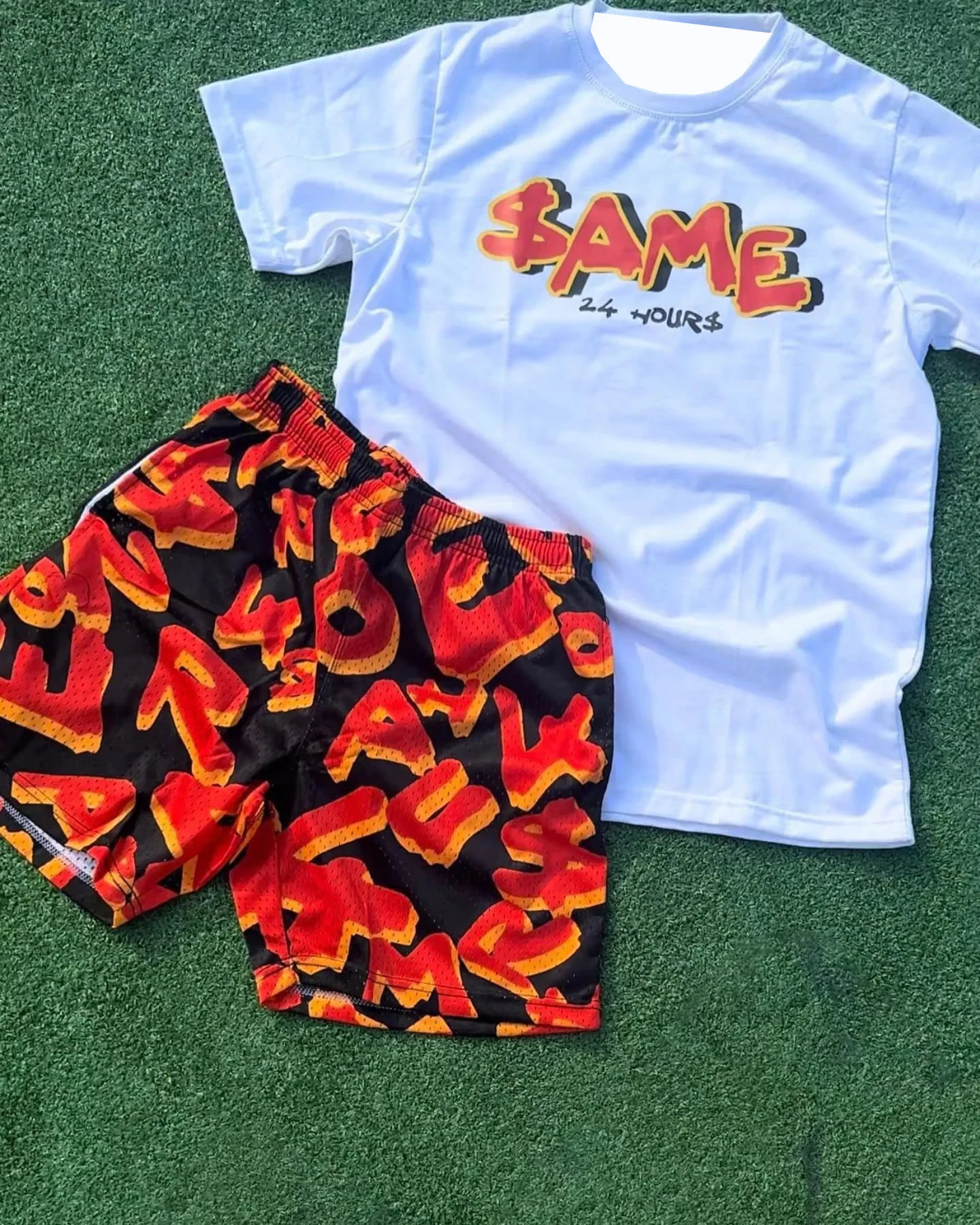 

2025 Men's Summer Set Sportswear 2 Piece Set Short Sleeve Round Neck Custom Printed T-shirt Shorts Men Lightweight Set