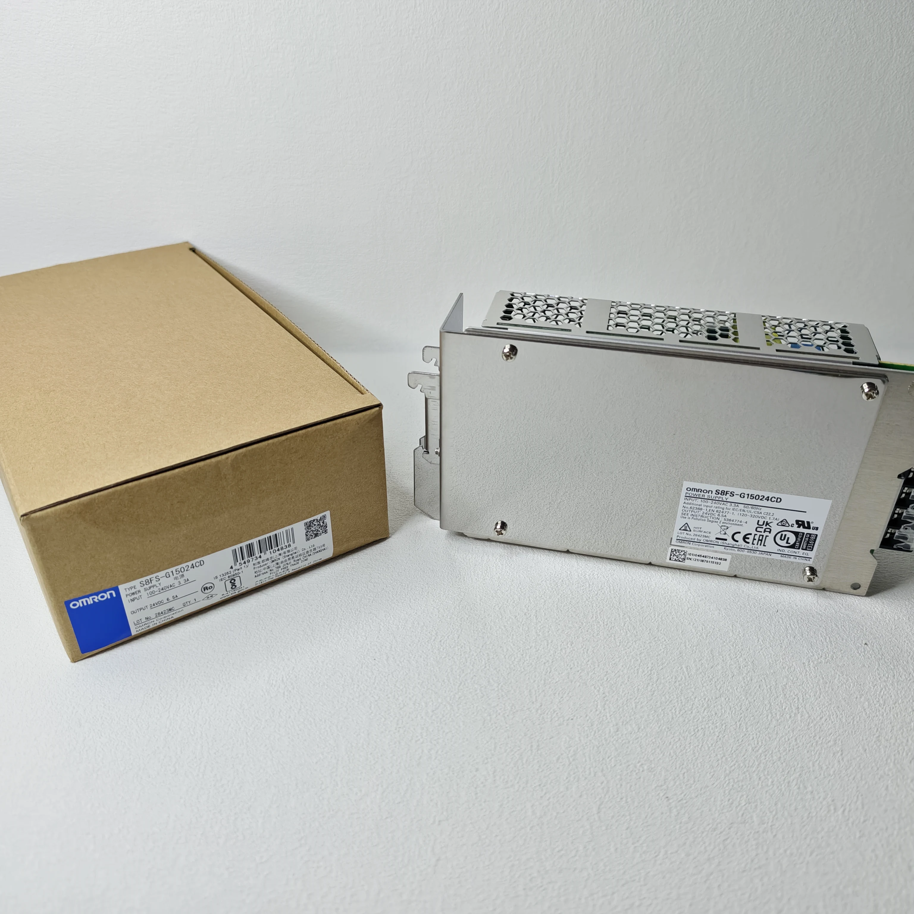 S8FS-G15024CD Fuente de alimentación conmutada para carril DIN