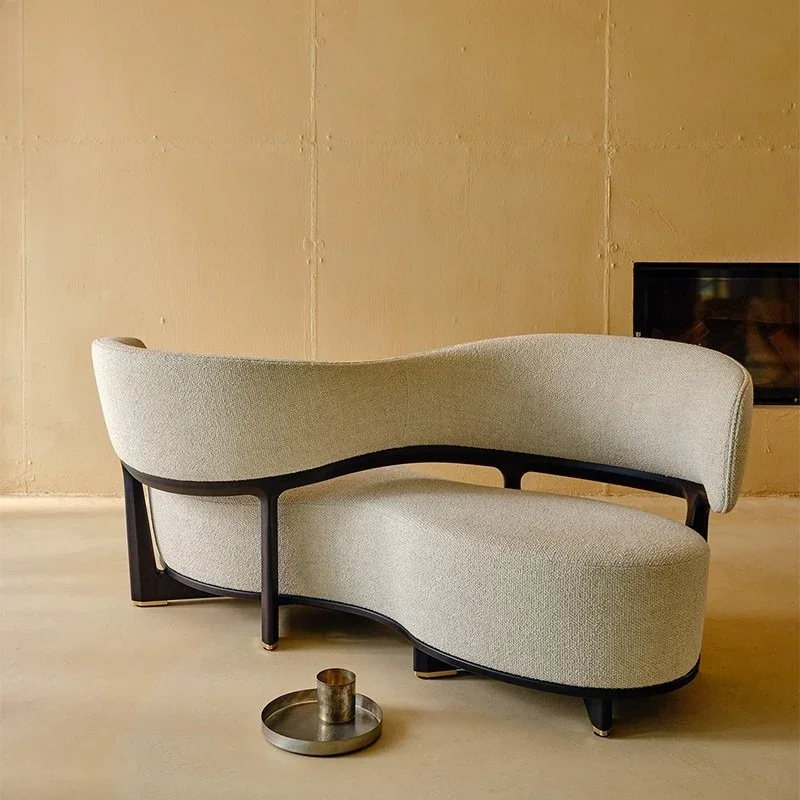 Nordic light luxury designer streamer sofa chair post-modern simple fashion Internet celebrity studio leisure S-shaped sofa
