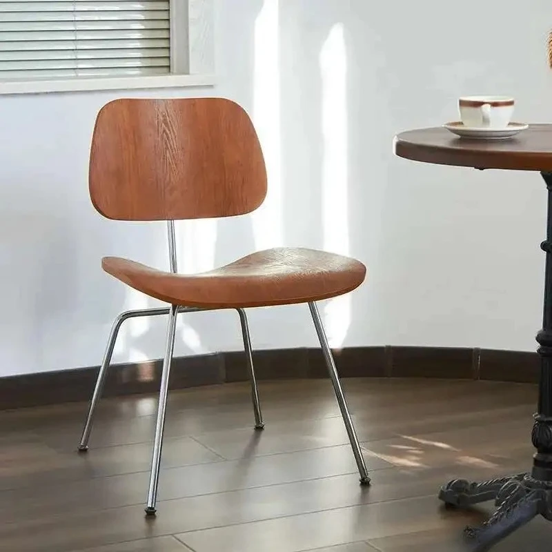 

Ретро-стул для столовой, кафе, ресторана: современный минималистичный дизайн, прочный, удобный, стильный.