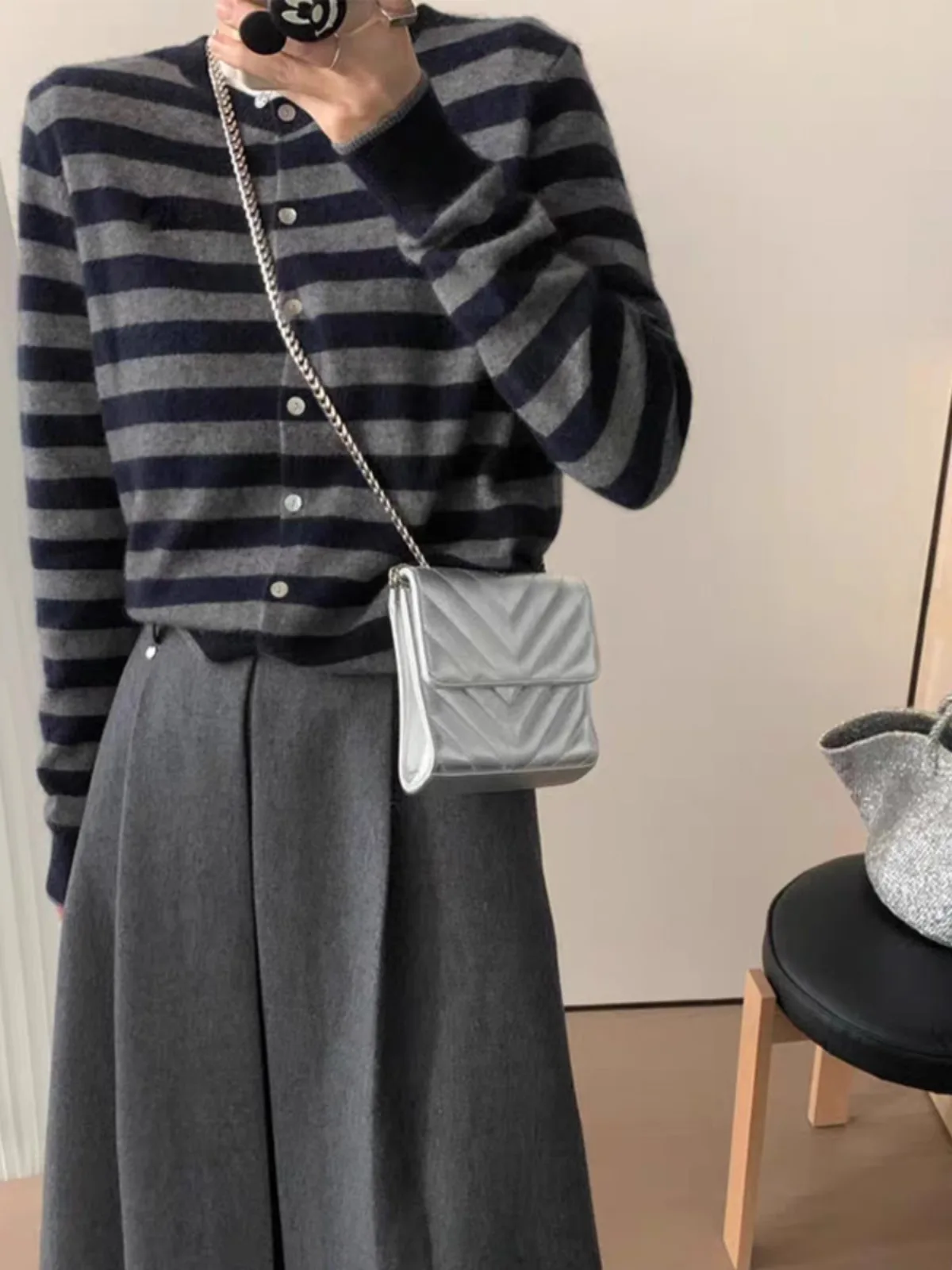 Cardigan lavorato a maglia in puro cashmere 100% a righe europee da donna primavera e autunno cappotto maglione sottile sciolto con giacca di lana