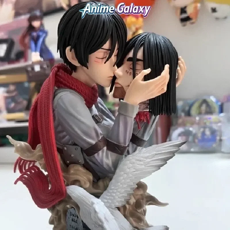 

Аттракционная фигурка Attack On Titan: Микаса Аккерман в позе объятия с головой, двойная статуэтка, модная коллекционная игрушка-украшение, подарок для любителей аниме