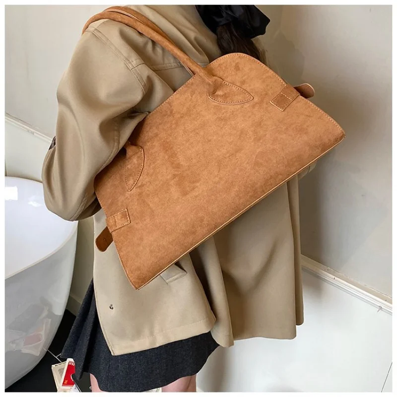 

Stylish Fashionable Trendy Tote Bag For Women With Unique Vintage Letter Logo Minimalist Solid Color