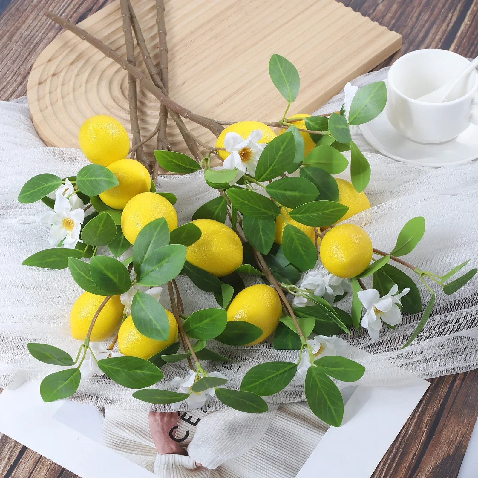 Ramas de limón artificiales que imitan los verdaderos con 3 limones falsos con tallos, decoración de cocina y fiestas temáticas de verano