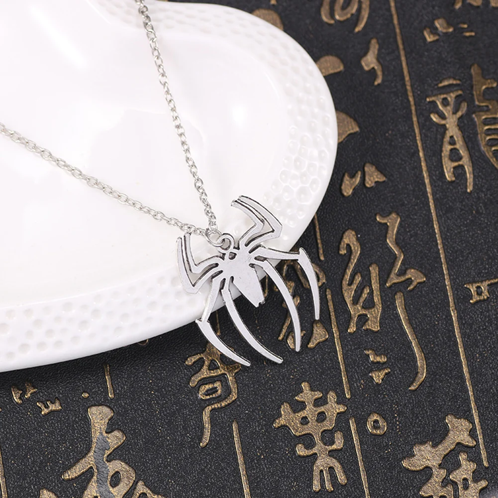 1 PC Stainless Steel Simple Personalized Spider Pendant Necklace Men And Women Fashion Party Pendant Jewelry Gift