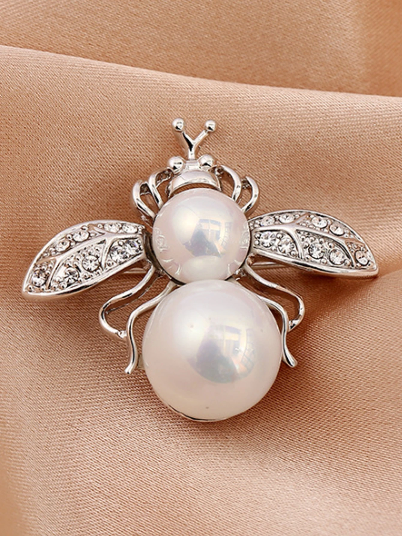 1 piece of women\'s European and American trendy little bee pearl brooch for fashionable dressing, banquet, party, holiday gift