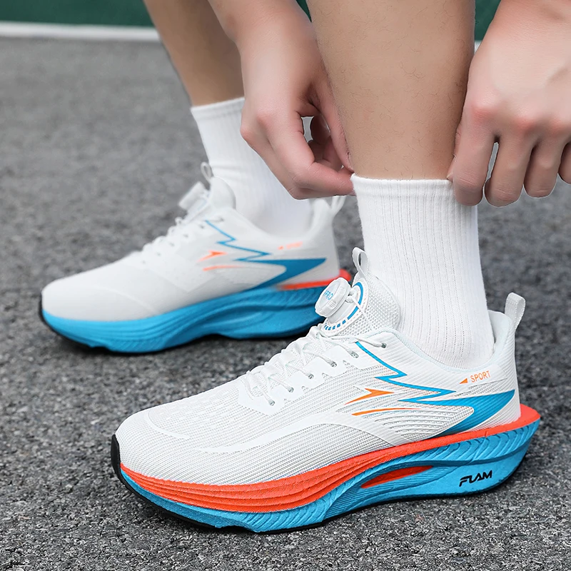 

New style fashionable couple sports shoes with thick soles providing cushioning and comfort Suitable for both men and women