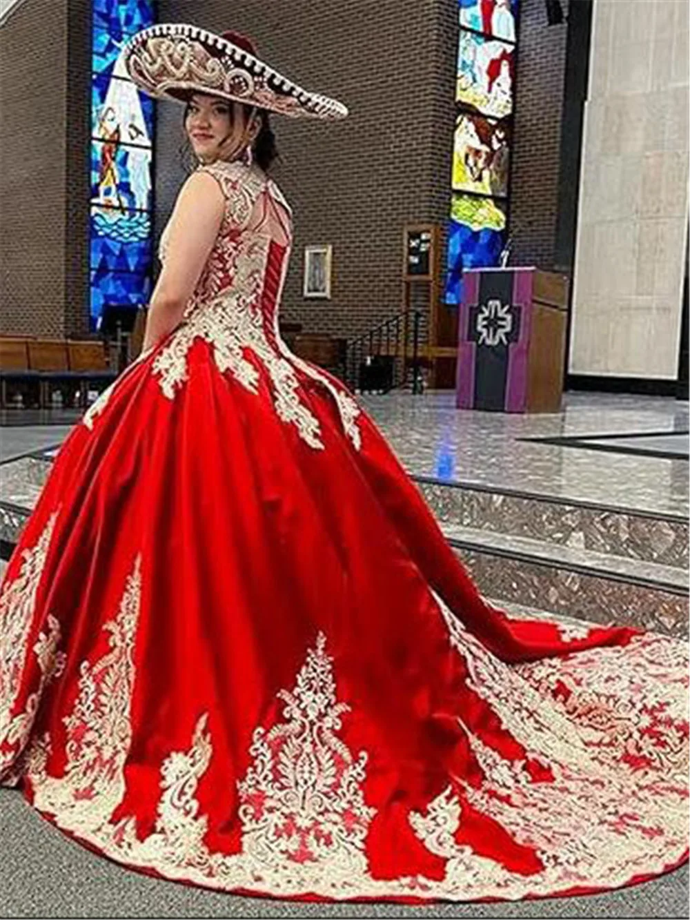 Vestido De baile De lujo para Quinceañera, traje hecho a medida con tirantes finos y cuentas bordadas, para mujer De 15 a 15 años