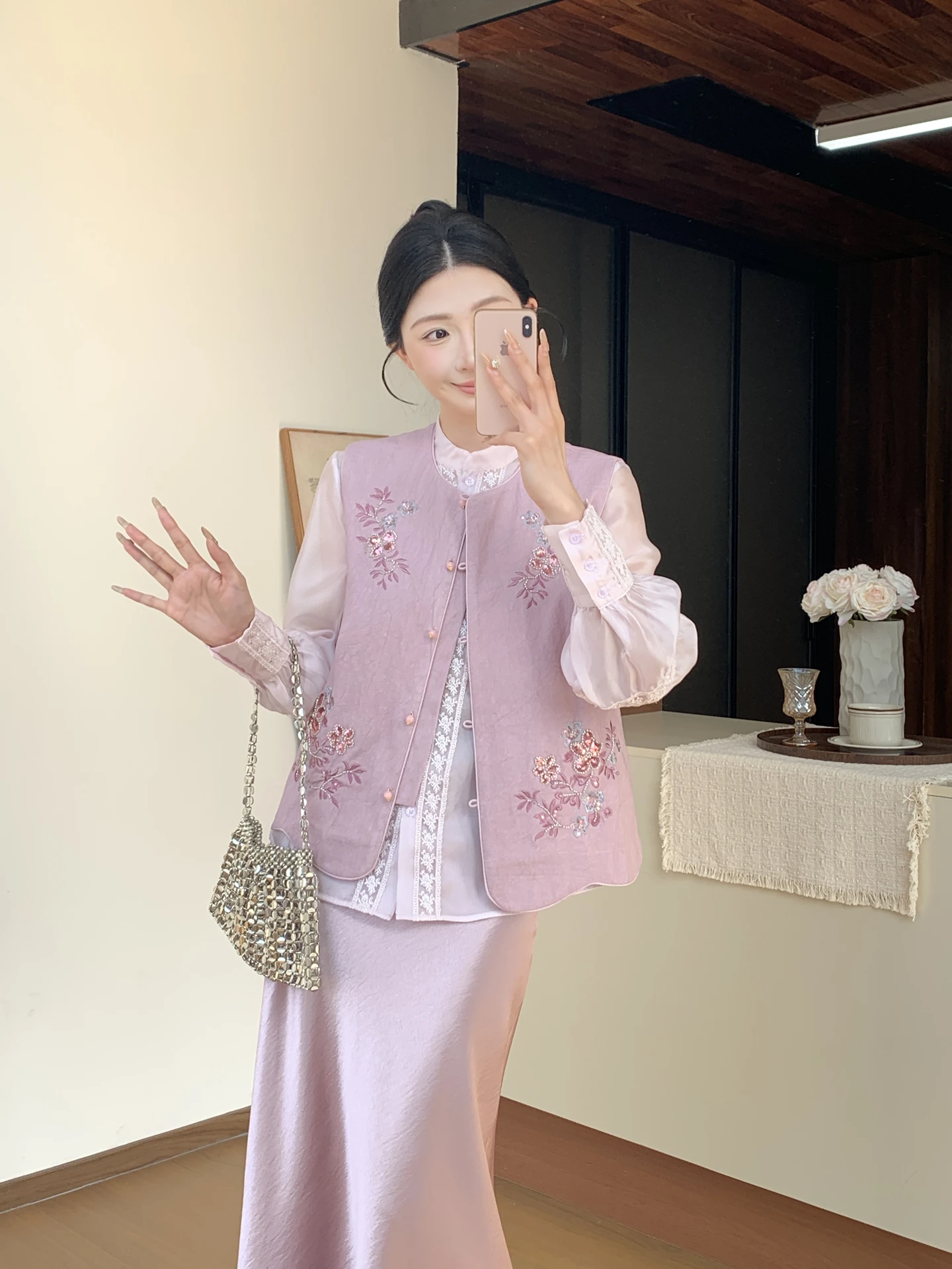 

New Chinese Style Embroidered Vest Set Women's Design Spring 2026 Pearl Shirt High-End Feelings Two-Piece Cotton Casual Workwear
