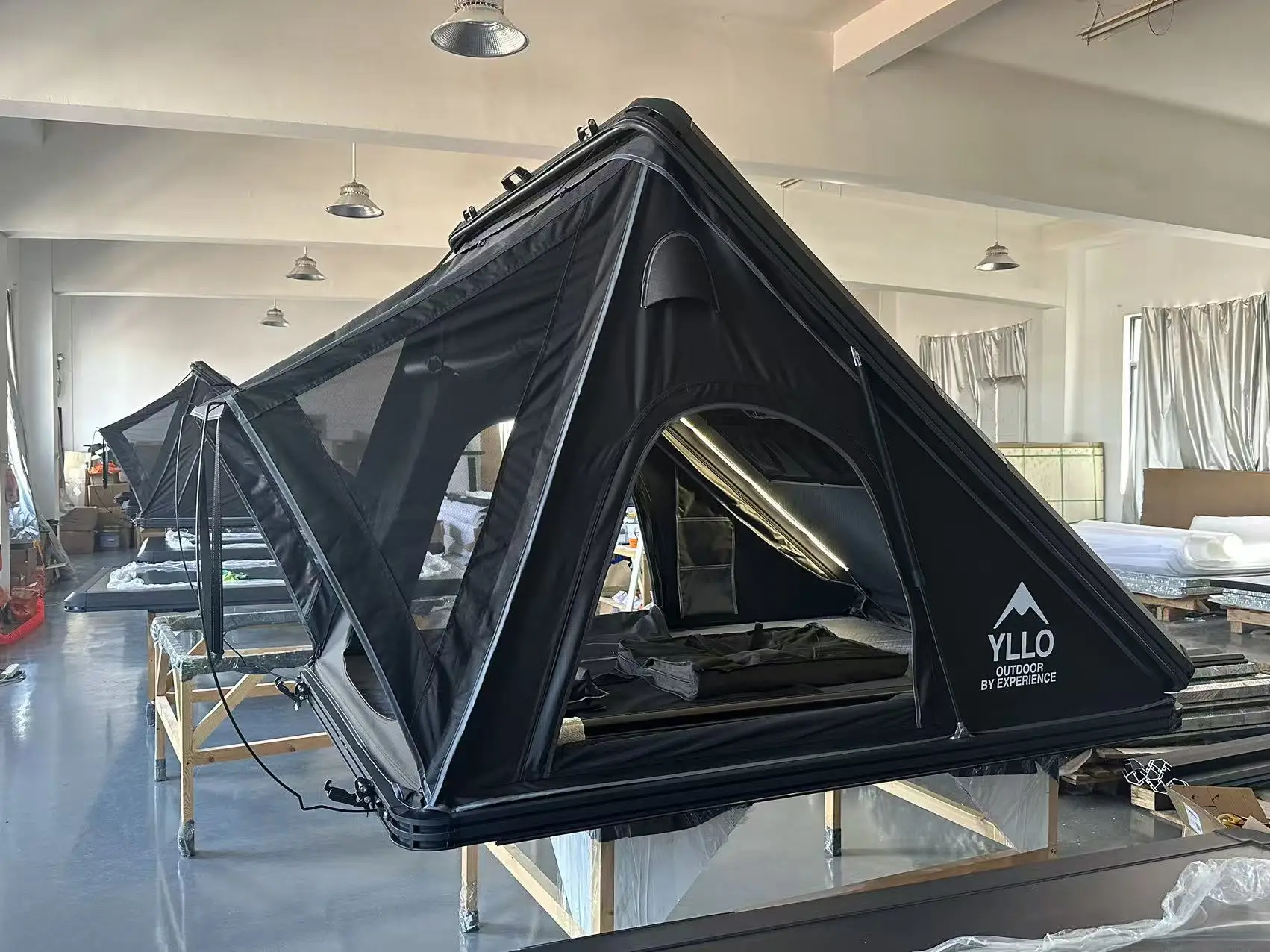 

Offgrid Voyager SUV Top Bed Camper Box 4x4 Roof Tent with with Canoes, Paddle Board Cross bar Rack