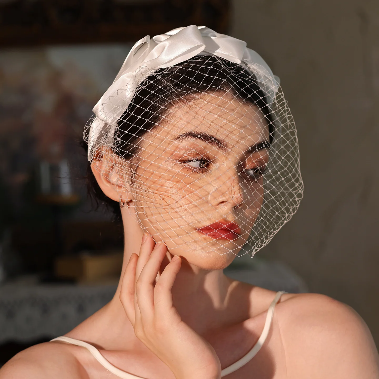 V510 French-Style Hepburn-Style Veil, Retro White Bow Headband, Bridal Wedding Dinner Accessories Wholesale