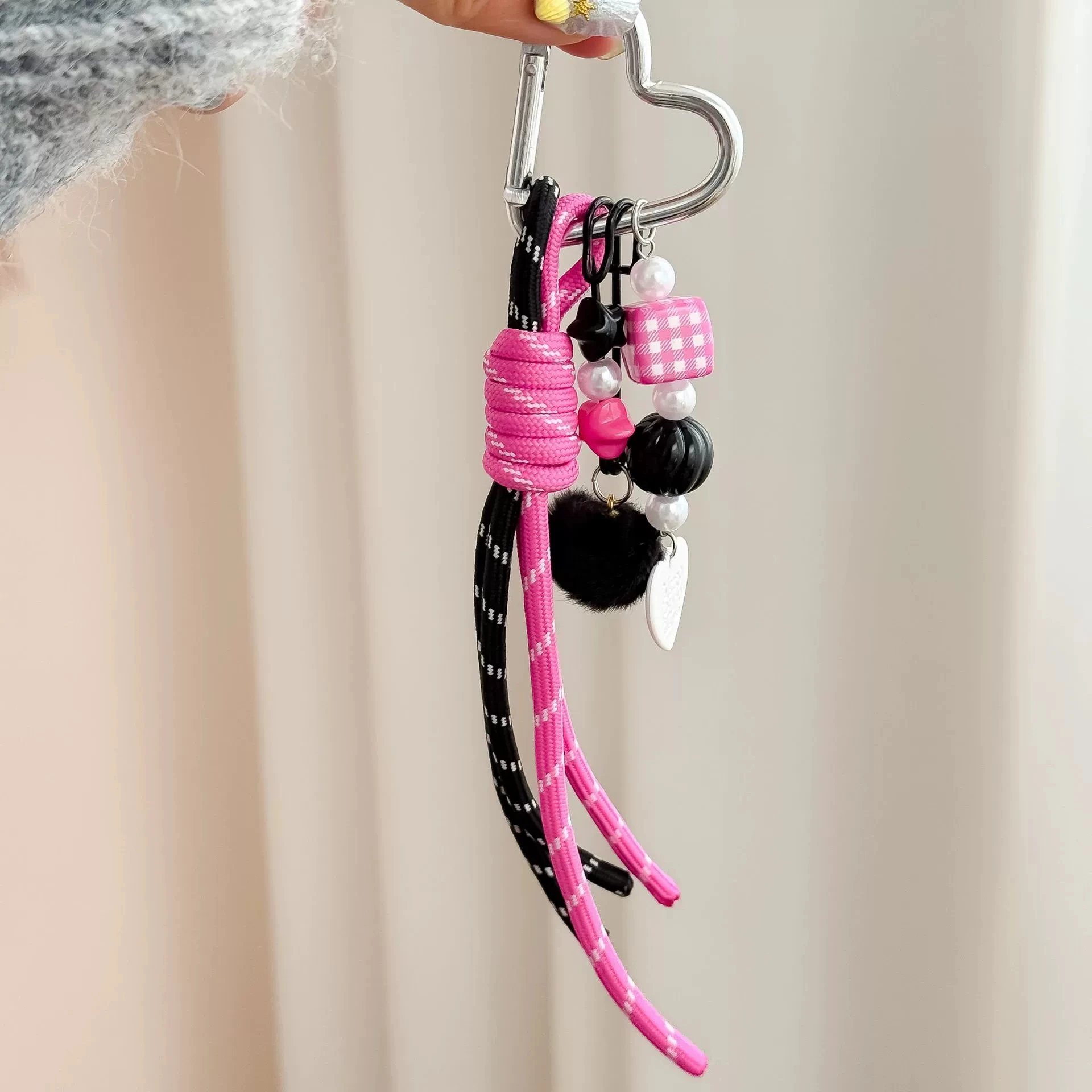 Exquisite Trendy Plush Ball Keychain, Colorful Gift Idea