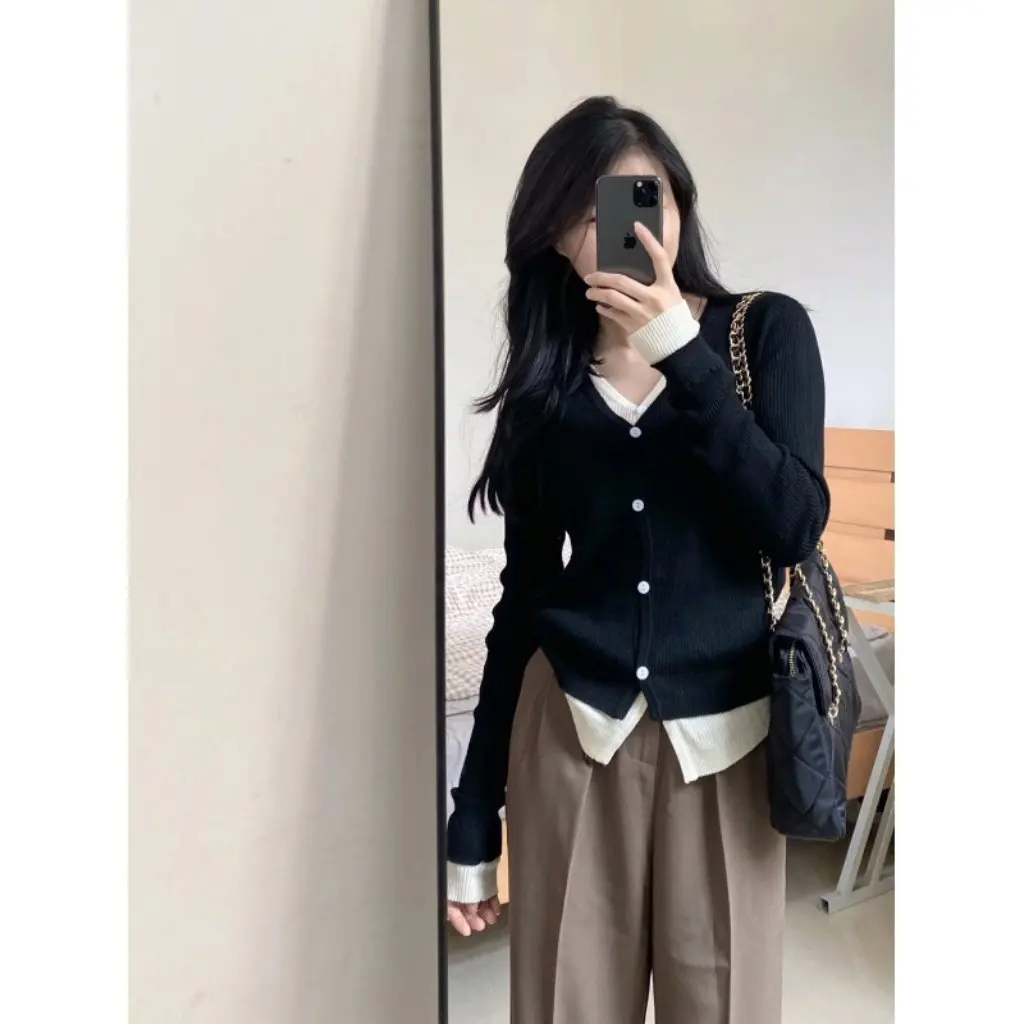 

Women's Gray V-Neck Knitted Cardigan Fake Two-Piece Chic Top Spring New Design Niche Outer Wear