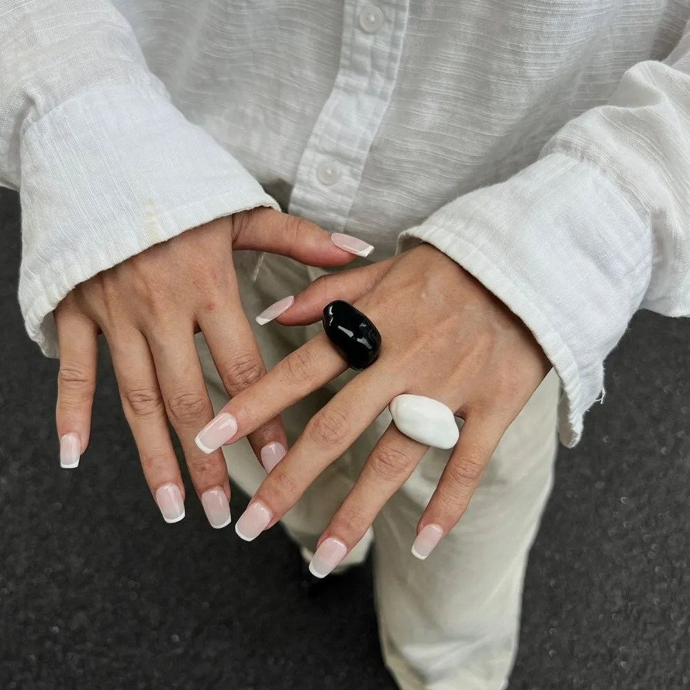Vintage Black White Geometric Resin Ring Irregular Shape Big Finger Ring Plastic Knuckle Ring Women Men