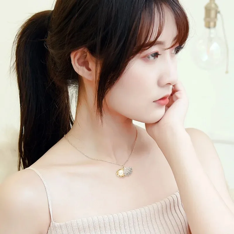 A fashionable and elegant women's collarbone chain, a long-lasting necklace