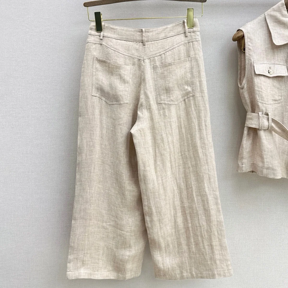 2026 High Quality Women's Summer Vest Set with Light Luxury Style