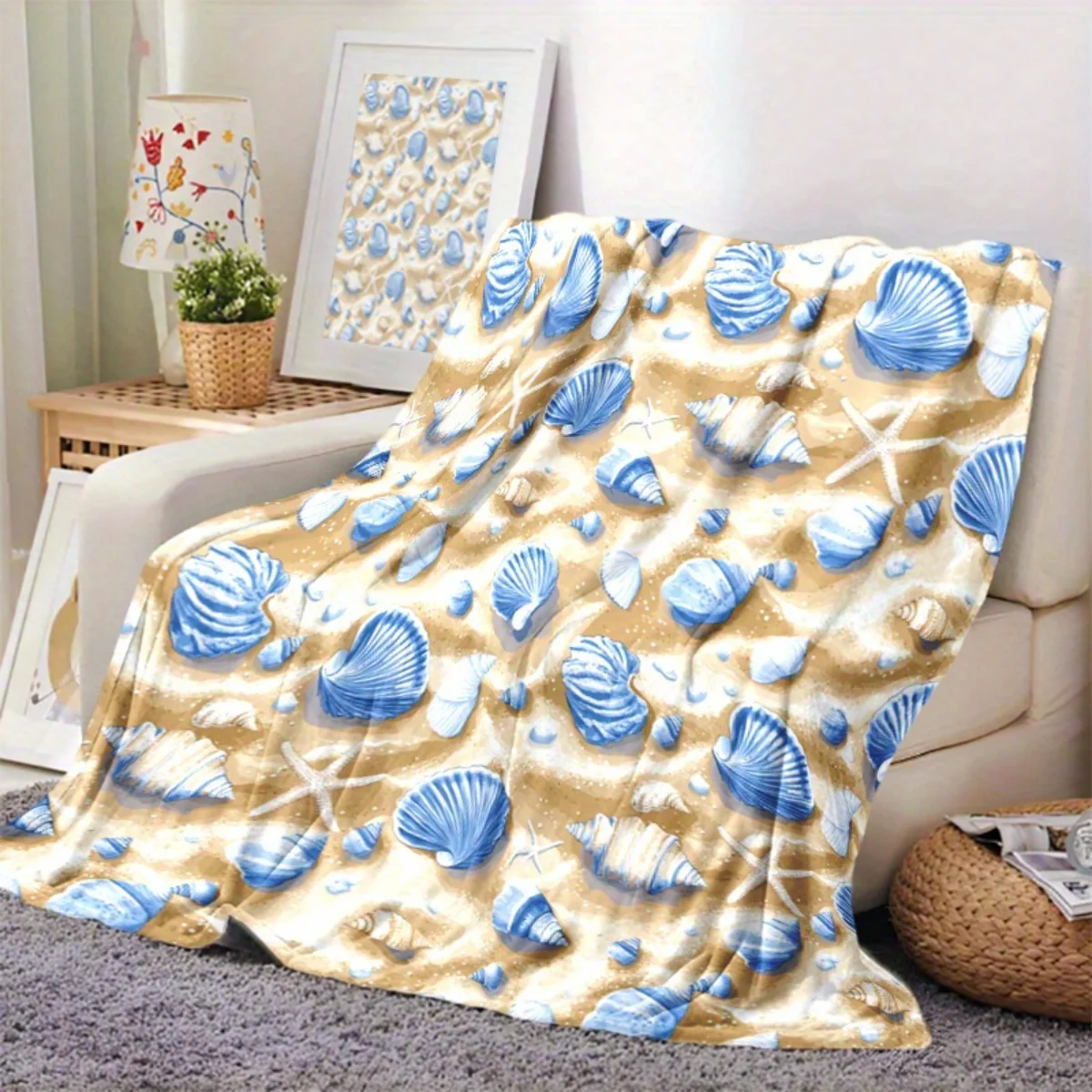 Beach seashell pattern flannel blanket - soft and warm, perfect for sofas, beds, chairs, camping, and as a holiday gift for boys