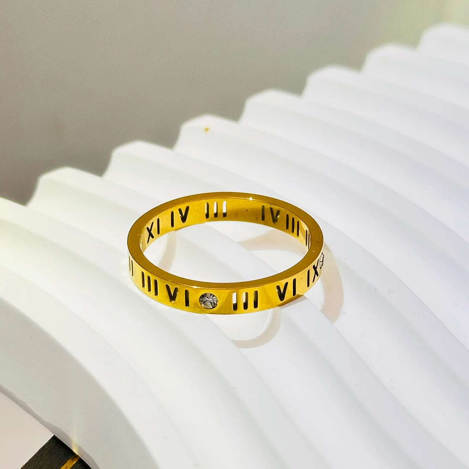 One Crystal Rings Fashion Jewelry Hollow Roman Numerals Stainless Steel Personalized Simplicity Accessories Women Rings