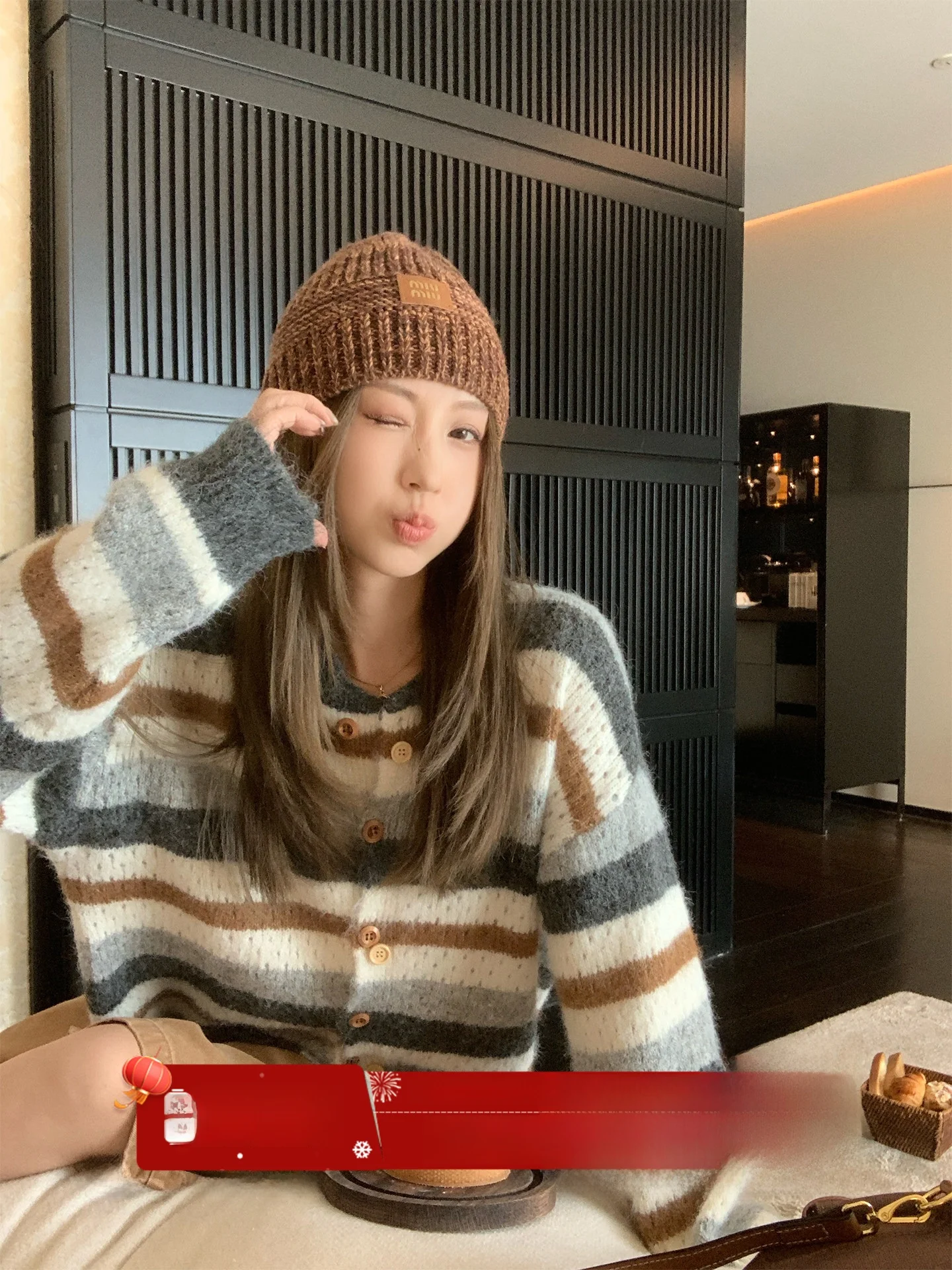 

Женский мягкий полосатый вязаный свитер MLS, осенняя новинка 2025, в стиле ретро, с цветными блоками, кофейно-молочный, с цветочным узором