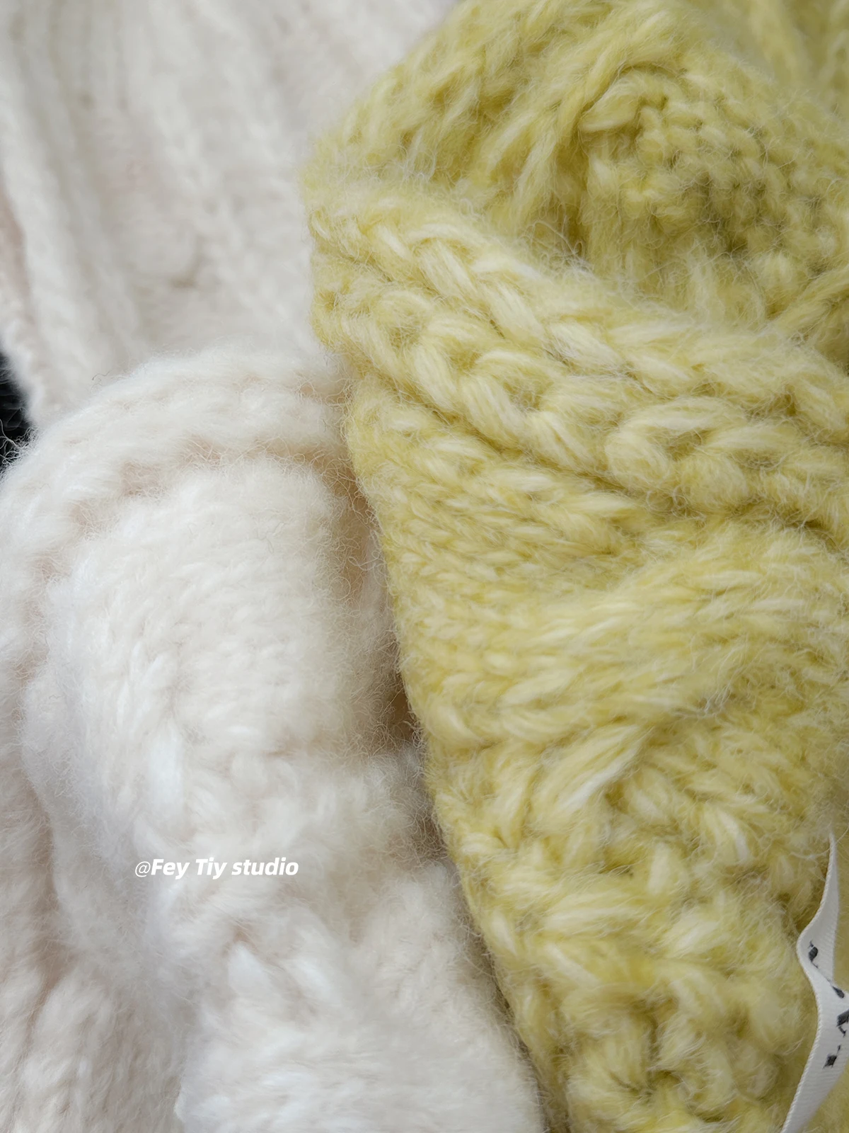 오목한 형태의 한국식 트위스트 크리스마스 새해 빨간색 니트 가방 모양 귀마개 단색 겨울 귀 보호 니트 헤어밴드