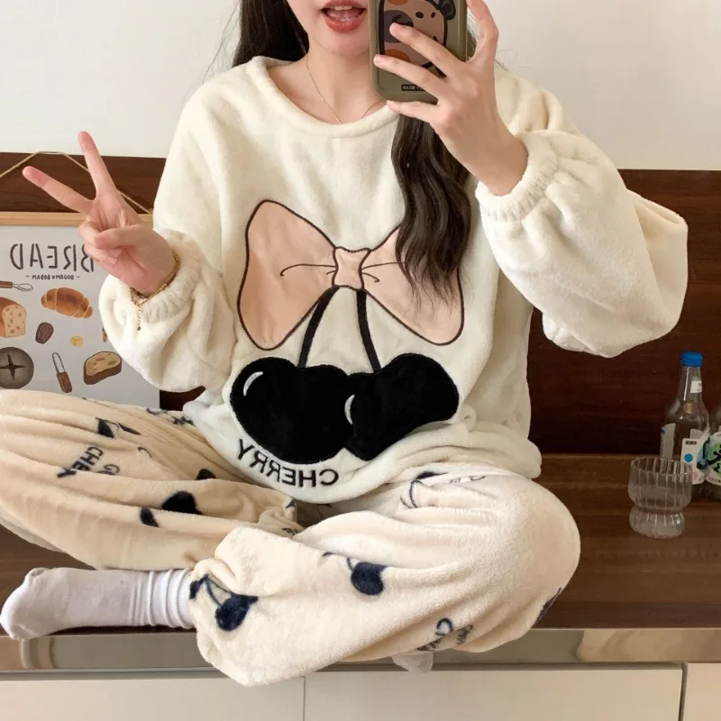 Thickened Warm Sleepwear for Winter Cartoon Flannel Pajamas Homewear Women Velvet Coral Velvet Cartoon Bear Nightwear Loungewear